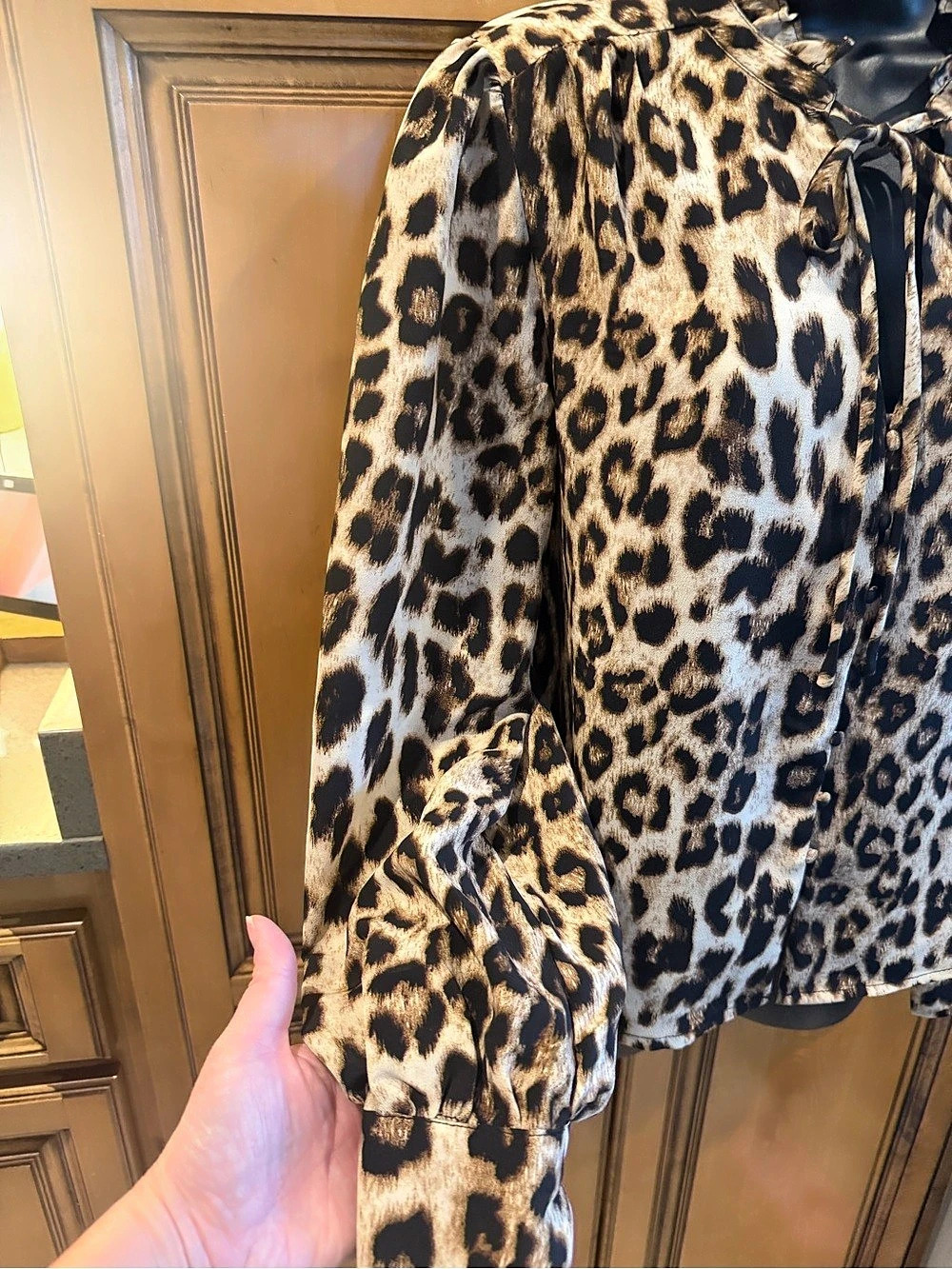 Mainstrip Leopard Print Tie Neck Blouse Medium Like New - Picture 4 of 6